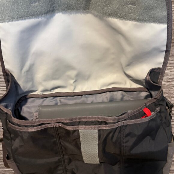 Timbuk 2 Canvas Multi Compartments Message Laptop Travel Bag - Picture 5 of 7